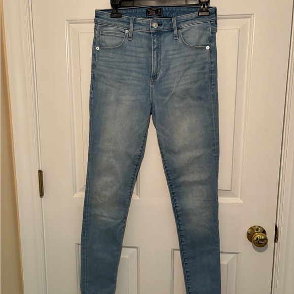 ABERCROMBIE & FITCH - High Rise Skinny Jeans - Size 6 (28) Regular - Picture 1 of 3